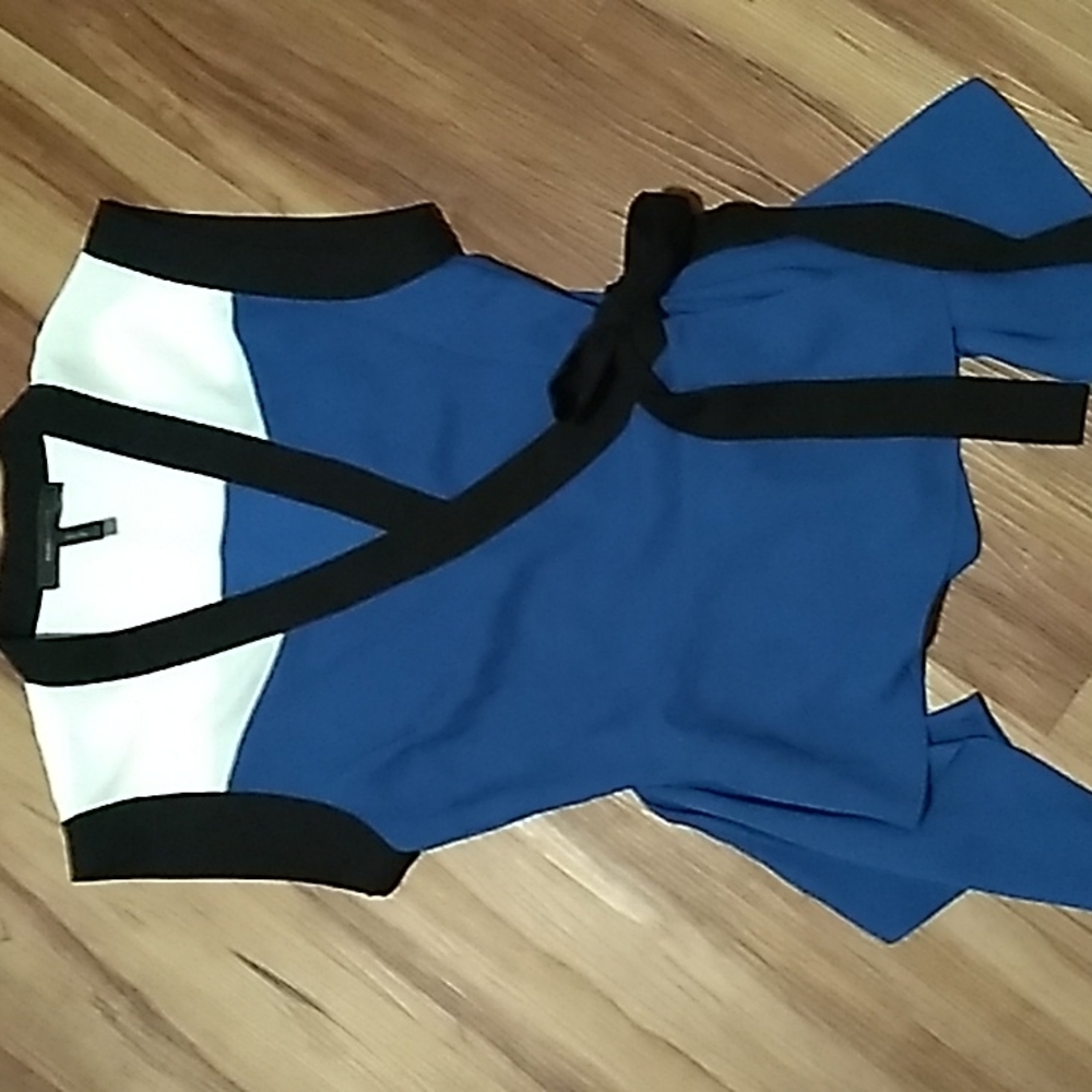 BCBG MaxAzria Wrap top size xxs